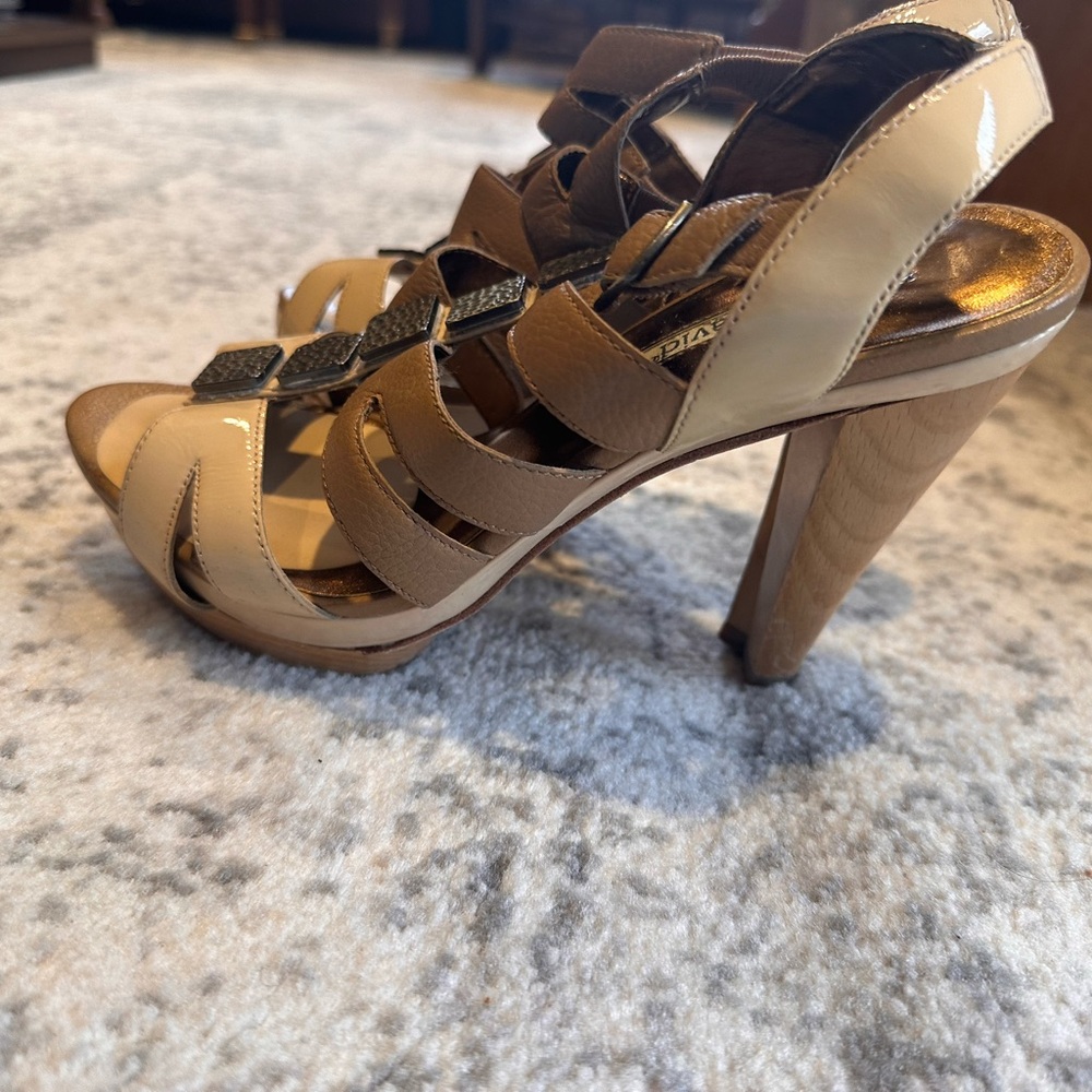 Charles David nude heel